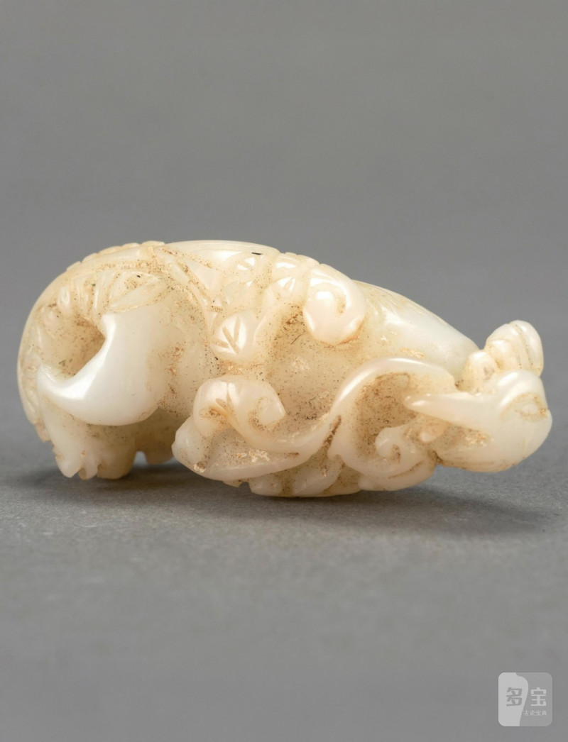    清 白玉雕貔貅把件